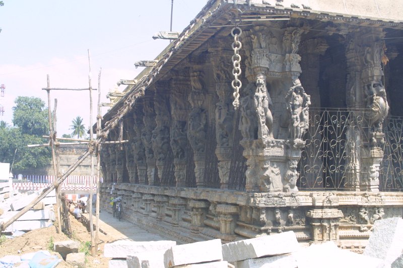 2016000_VaradarajaTempleKanchipuram.jpg - 100 Pillar Hall. Varadaraja Temple. Kanchipuram.