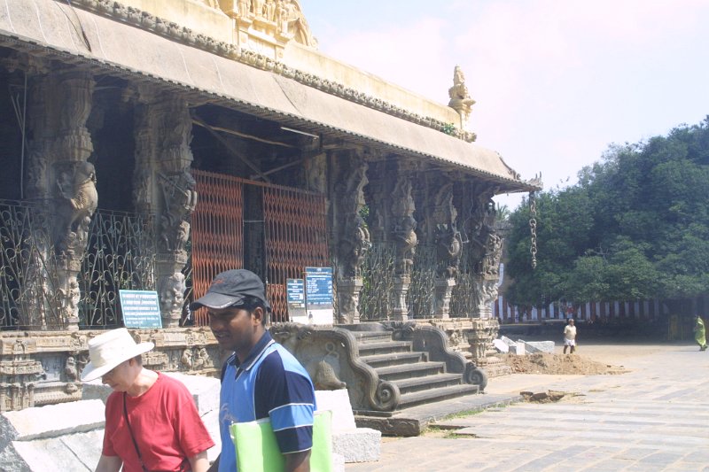 2018000_VaradarajaTempleKanchipuram.jpg - 100 Pillar Hall. Varadaraja Temple. Kanchipuram.