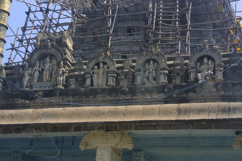2024000_VaradarajaTempleKanchipuram.jpg - Detail of the main temple. Varadaraja Temple. Kanchipuram.
