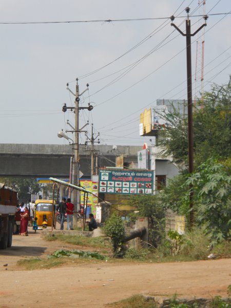 1681869_OnTheRoadTamilNadu.jpg - We stopped by the road in Tamil Nadu.
