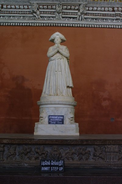 1704000_KingSerfoji.jpg - Statue of King Serfoji at the Tanjore Palace. Thanjavur