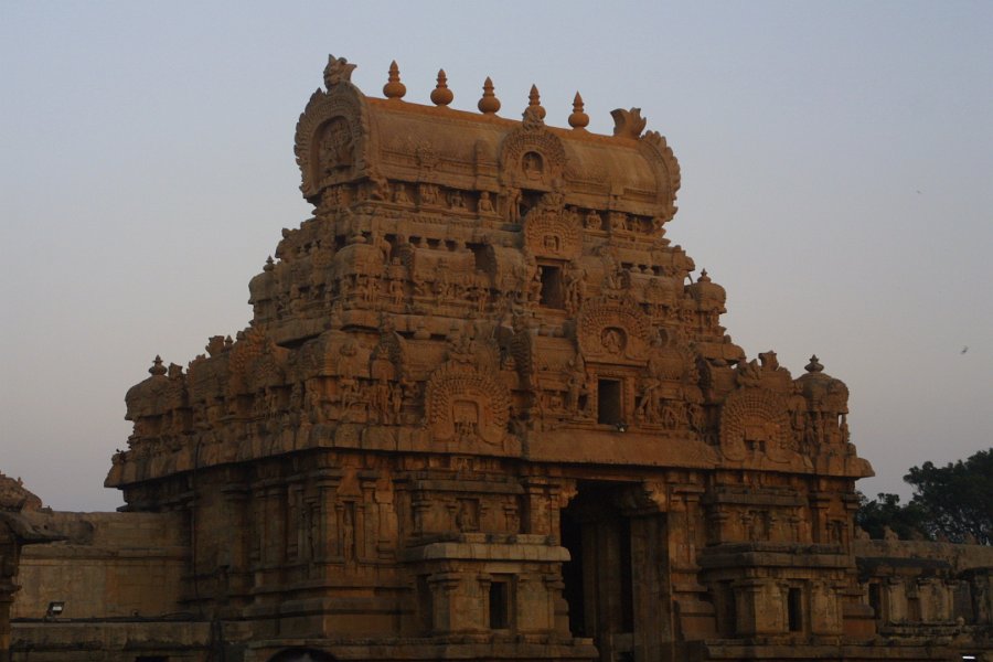 1739000_BrihadisvaraTemple.jpg - Gateway to the Brihadisvara Temple. Thanjavur.