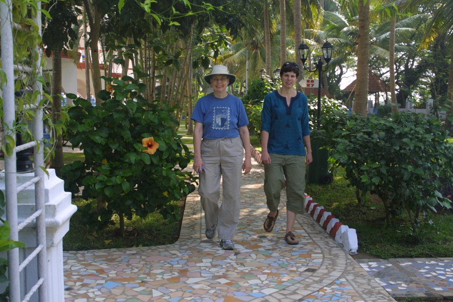 1752000_KathyAndJenAtIdealRiverViewResort.jpg - Kathy and Jen at the Ideal River View Resort. Thanjavur.
