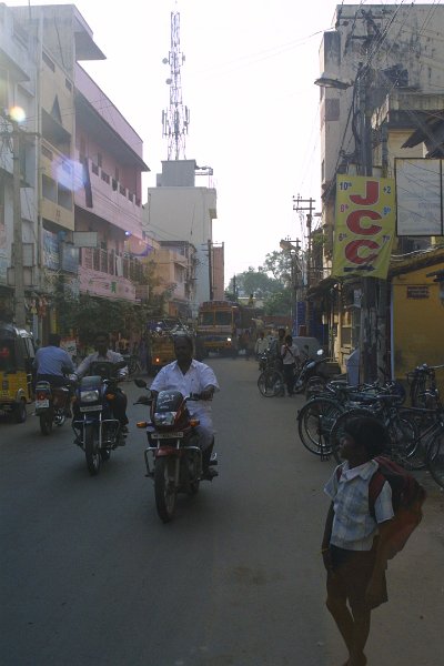 1812000_StreetInThiruchi.jpg - Street sceen in Thiruchi.