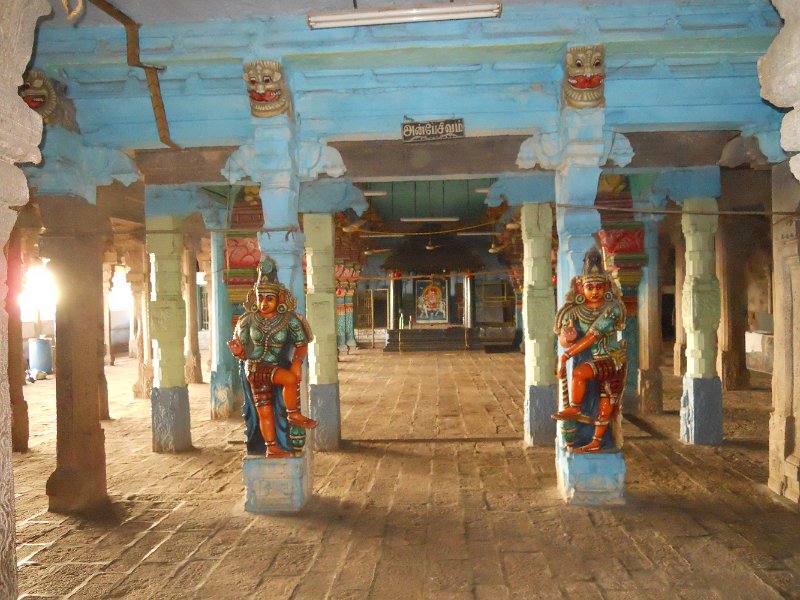 1814936_OffTheStairsThiruchi.jpg - Temple off of the stairs up to the Rock Fort. Thiruchi.