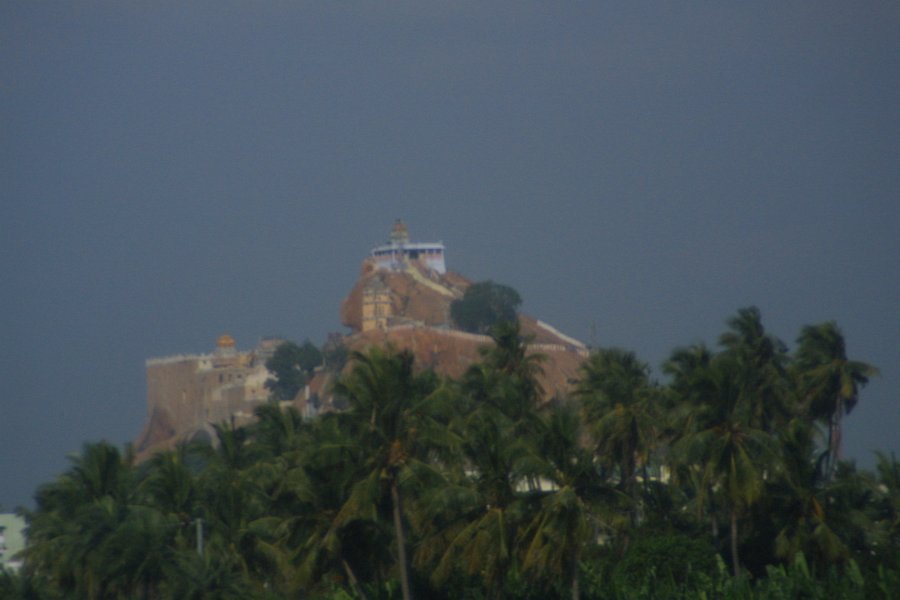 1867000_RockFortTempleFromAfar.jpg - View from afar of the Rock Fort Temple. Thiruchi.